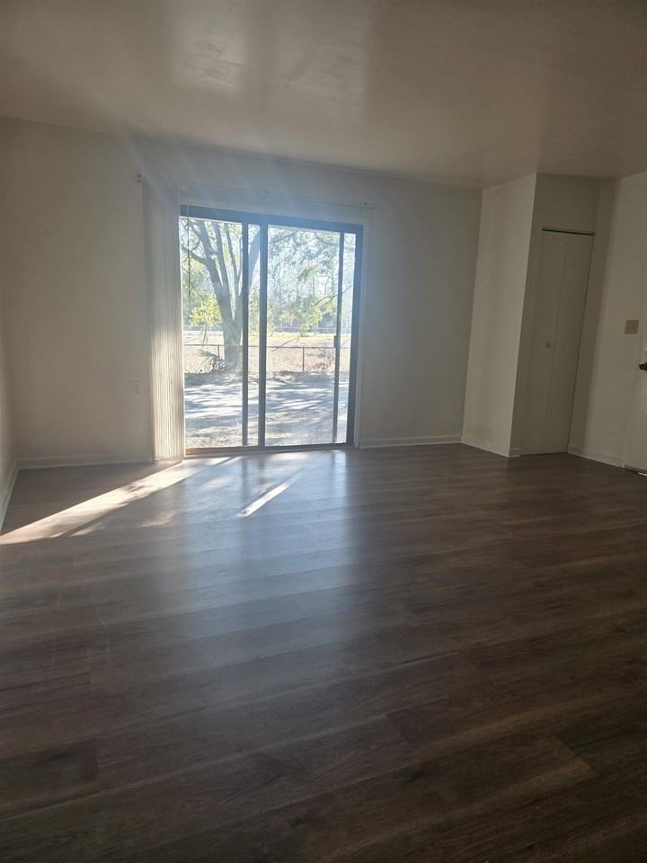 329 Mabry E Mabry Street unit: E #E - Photo 4 of 14