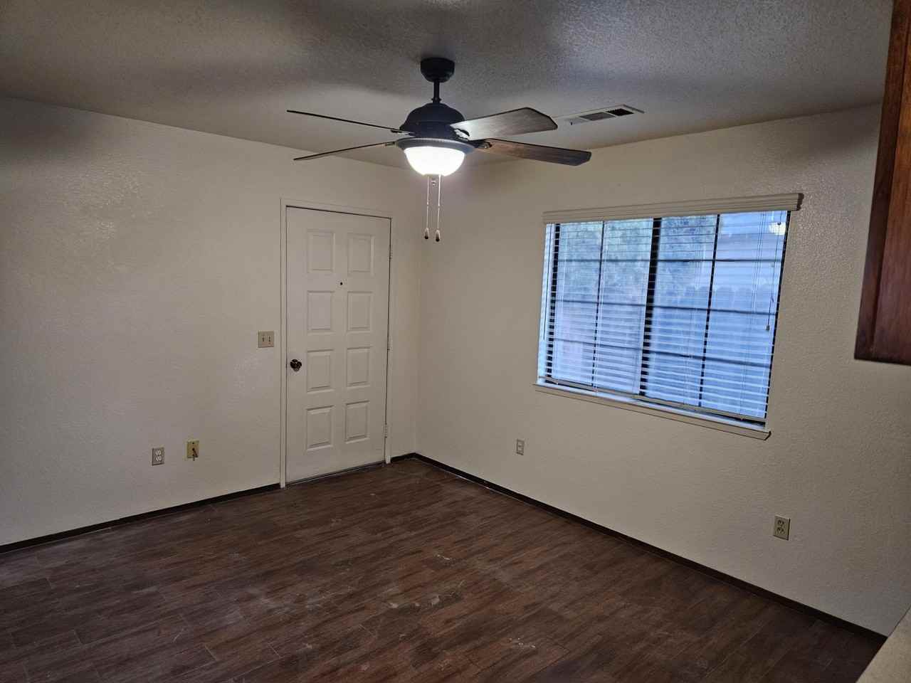 333 N Quince Ave - Photo 4 of 11