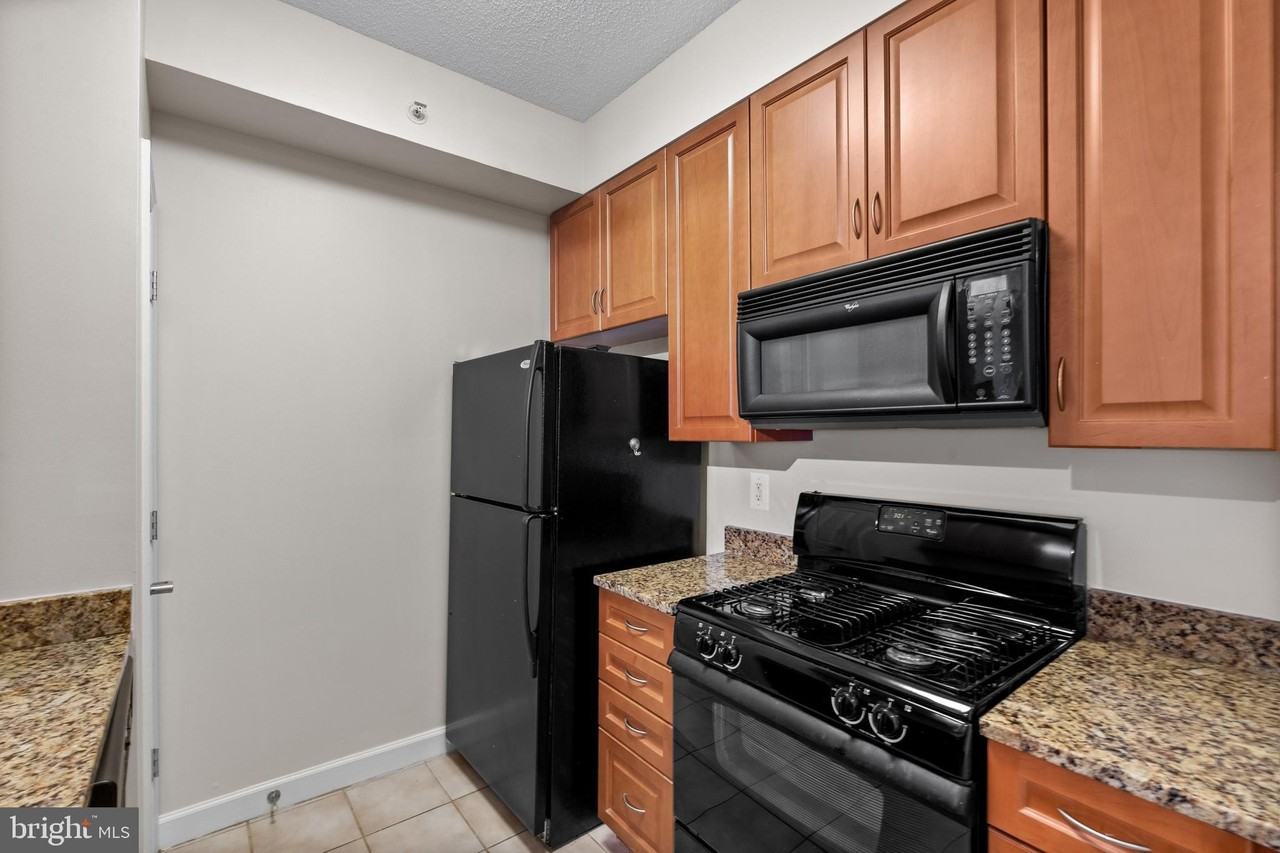 1111 25th St Nw Apt 512 #512 - Photo 5 of 20