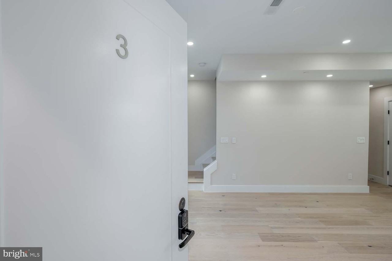 722 Kenyon St Nw Unit 3 #3 - Photo 3 of 50