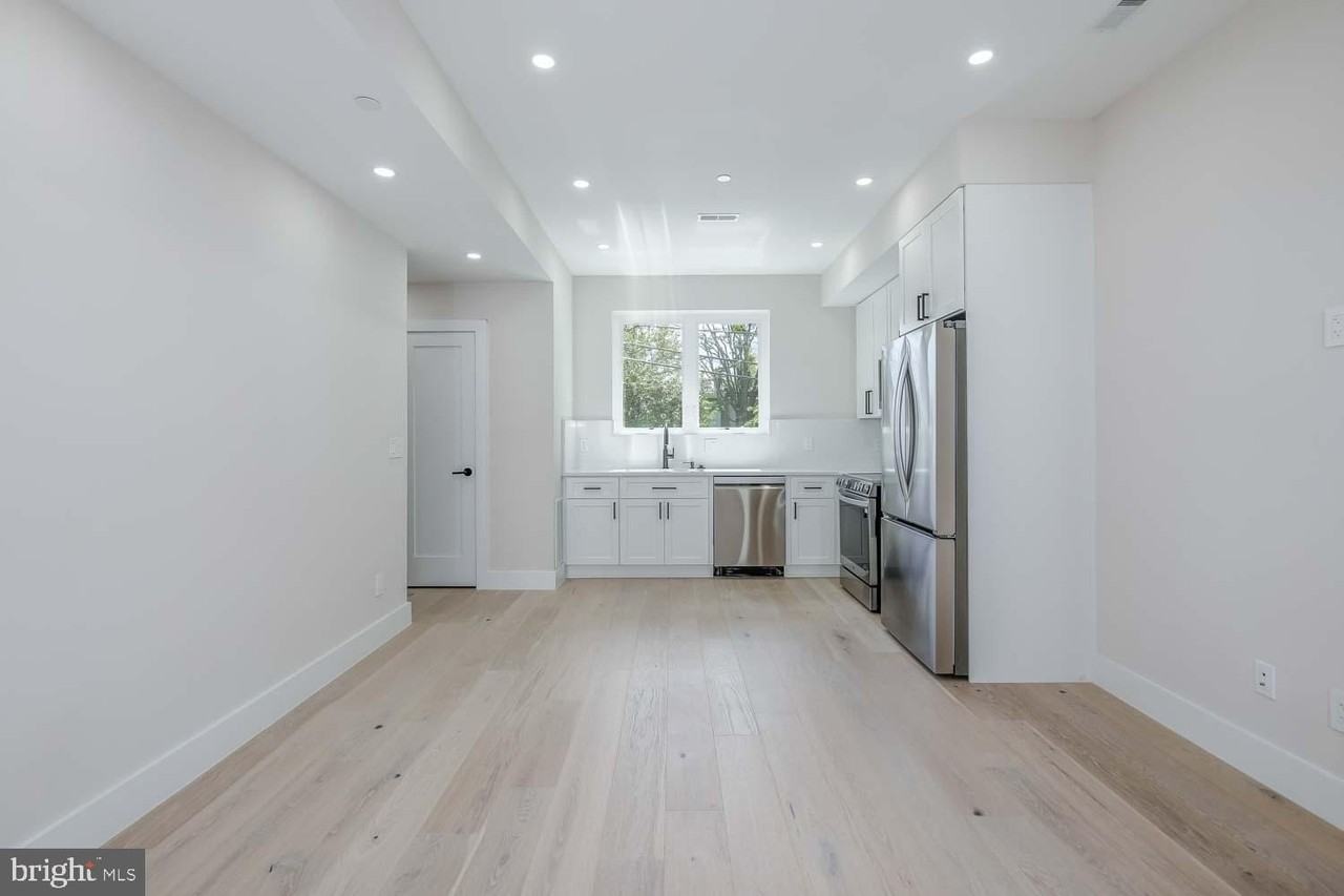 722 Kenyon St Nw Unit 3 #3 - Photo 5 of 50