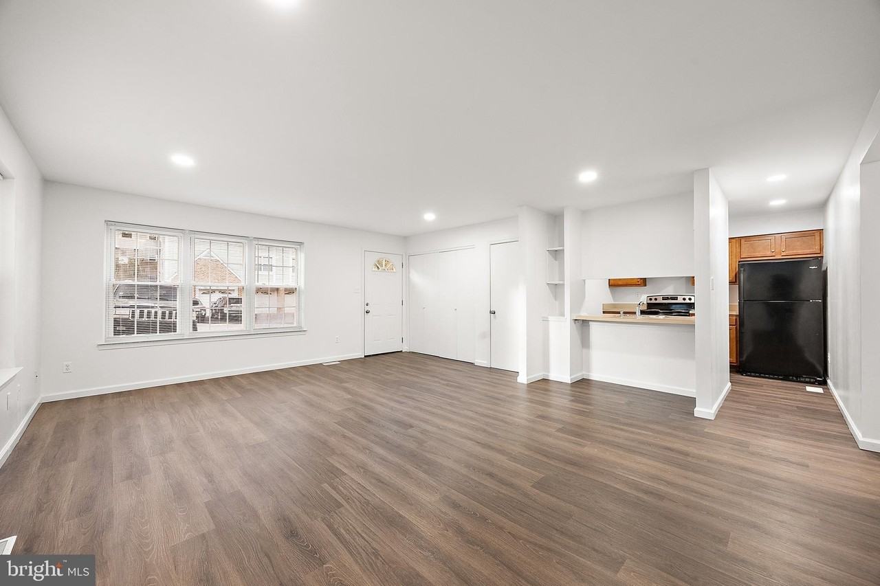 129 Emery Ct Unit B #B - Photo 4 of 28