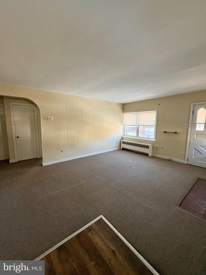 418 N Ogle Ave - Photo 4 of 15