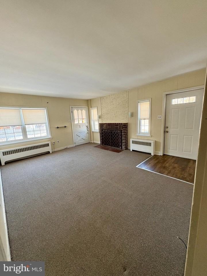 418 N Ogle Ave - Photo 5 of 15