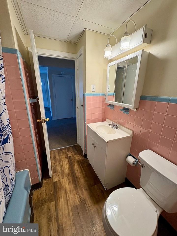 418 N Ogle Ave - Photo 7 of 15