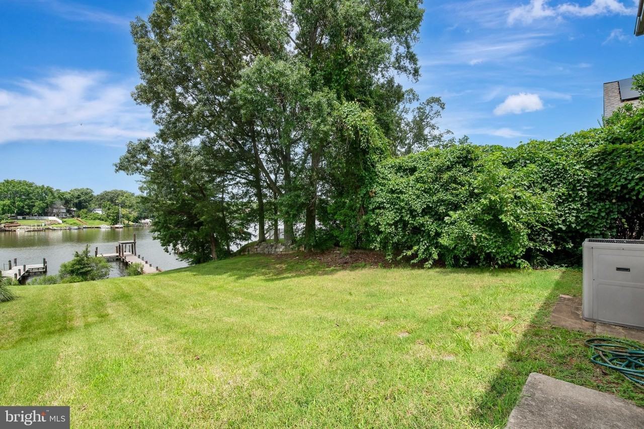 212 Greenland Beach Rd - Photo 4 of 32