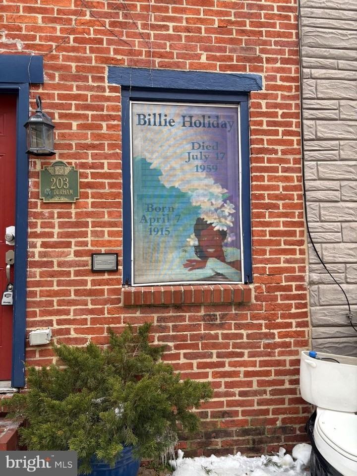 229 S Durham St - Photo 4 of 26