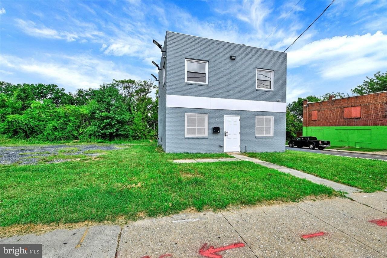 2400 Annapolis Rd - Photo 2 of 28