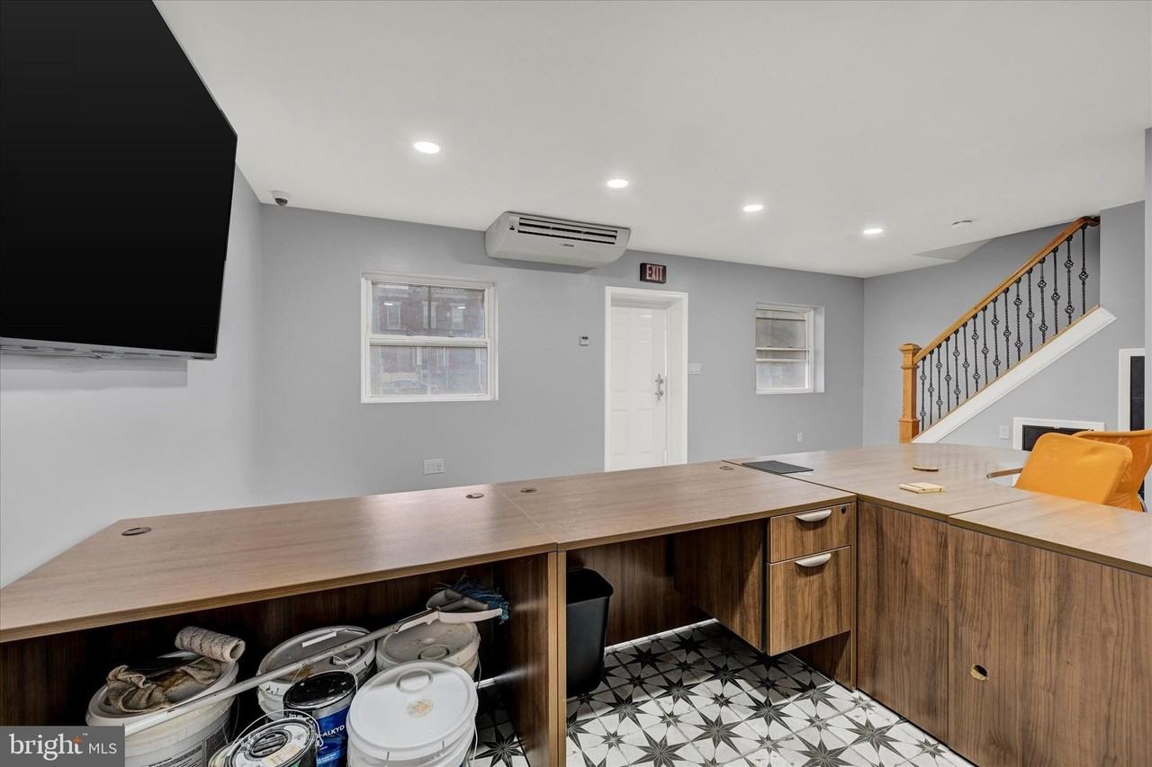 2400 Annapolis Rd - Photo 6 of 28