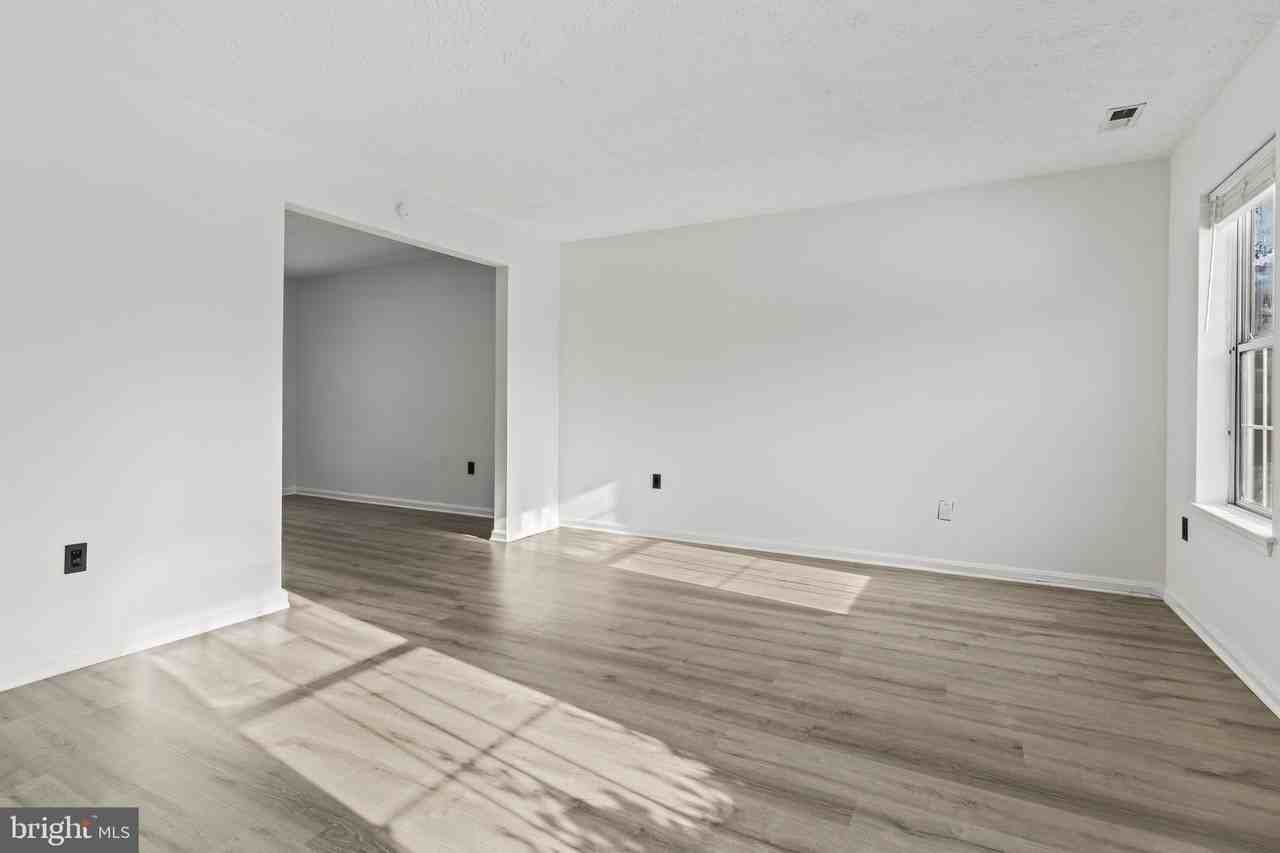 6953 Cony Ct - Photo 3 of 33