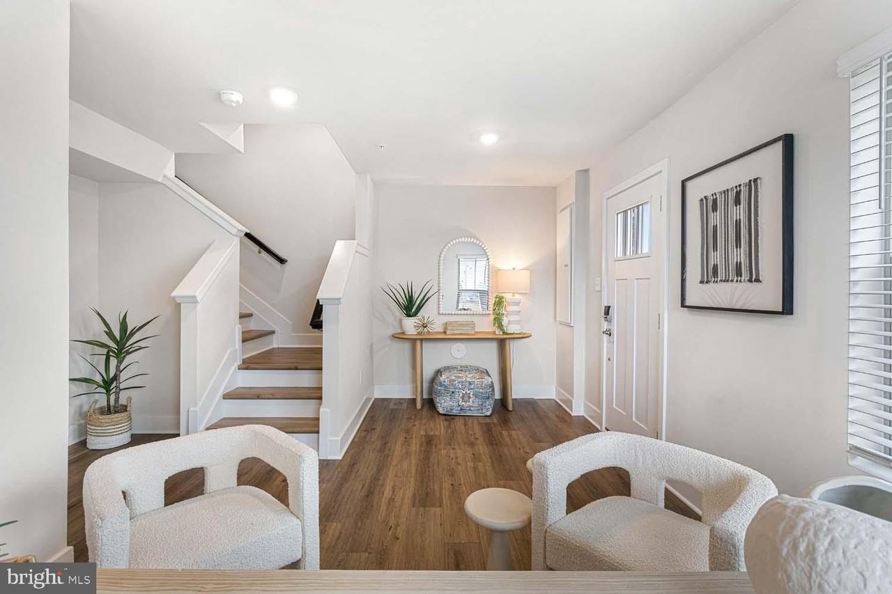 250 Monroe Ave - Photo 4 of 26