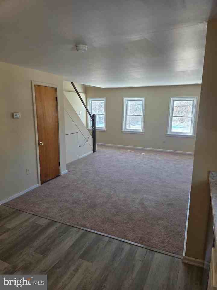 504 Main St Apt 4 #4 - Photo 5 of 13