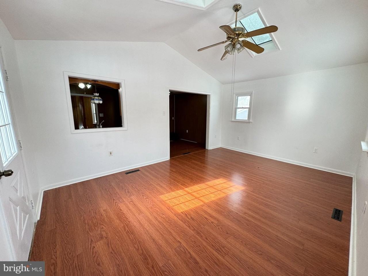 1319 Heights Pl - Photo 4 of 20