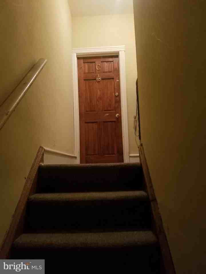 329 N Burlington St Apt B #B - Photo 7 of 9