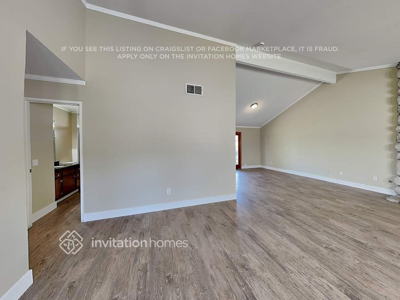 1504 Cole Ave - Photo 3 of 18