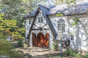 featured image of 132 E Dark Hollow Rd