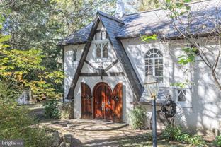 132 E Dark Hollow Rd - Photo 1 of 1