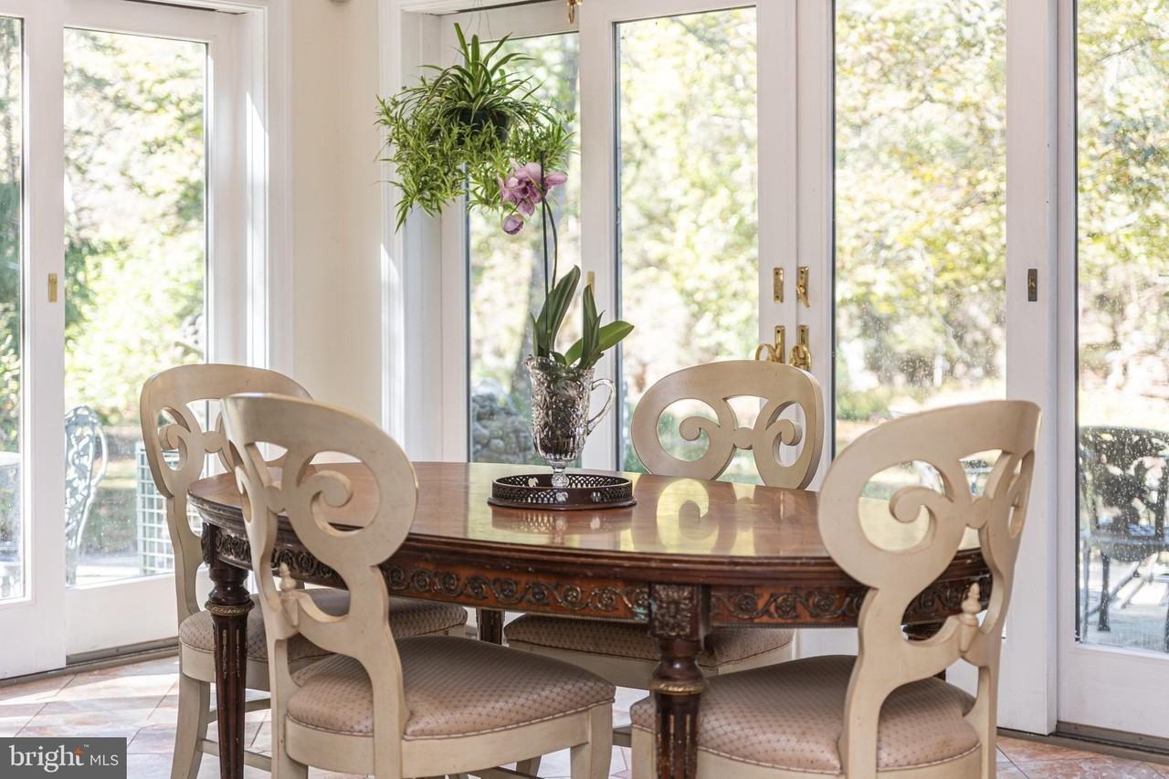 132 E Dark Hollow Rd - Photo 4 of 50