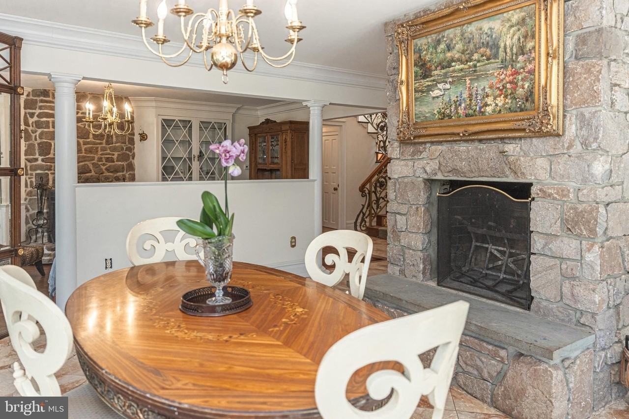 132 E Dark Hollow Rd - Photo 6 of 50