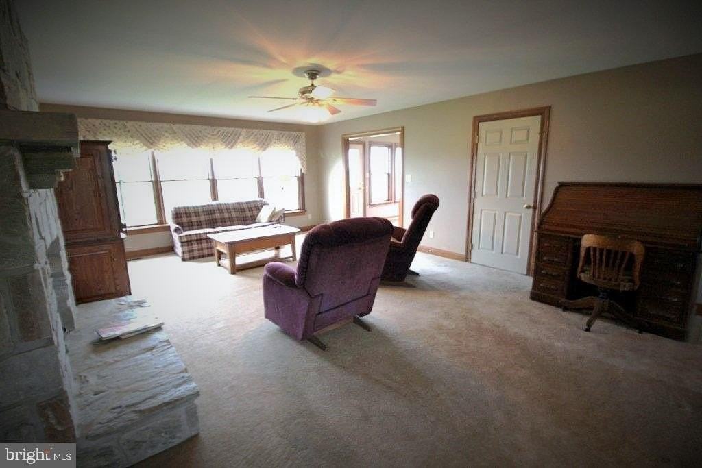 181 King Rd - Photo 5 of 19