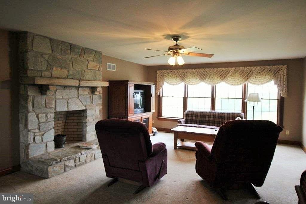 181 King Rd - Photo 6 of 19