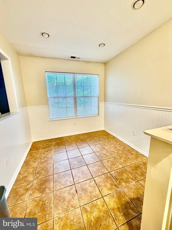 212 Nottingham Ct Unit 212 #212 - Photo 6 of 11