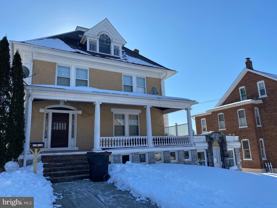 454 Walnut St Apt 4 #4 - Photo 1 of 1