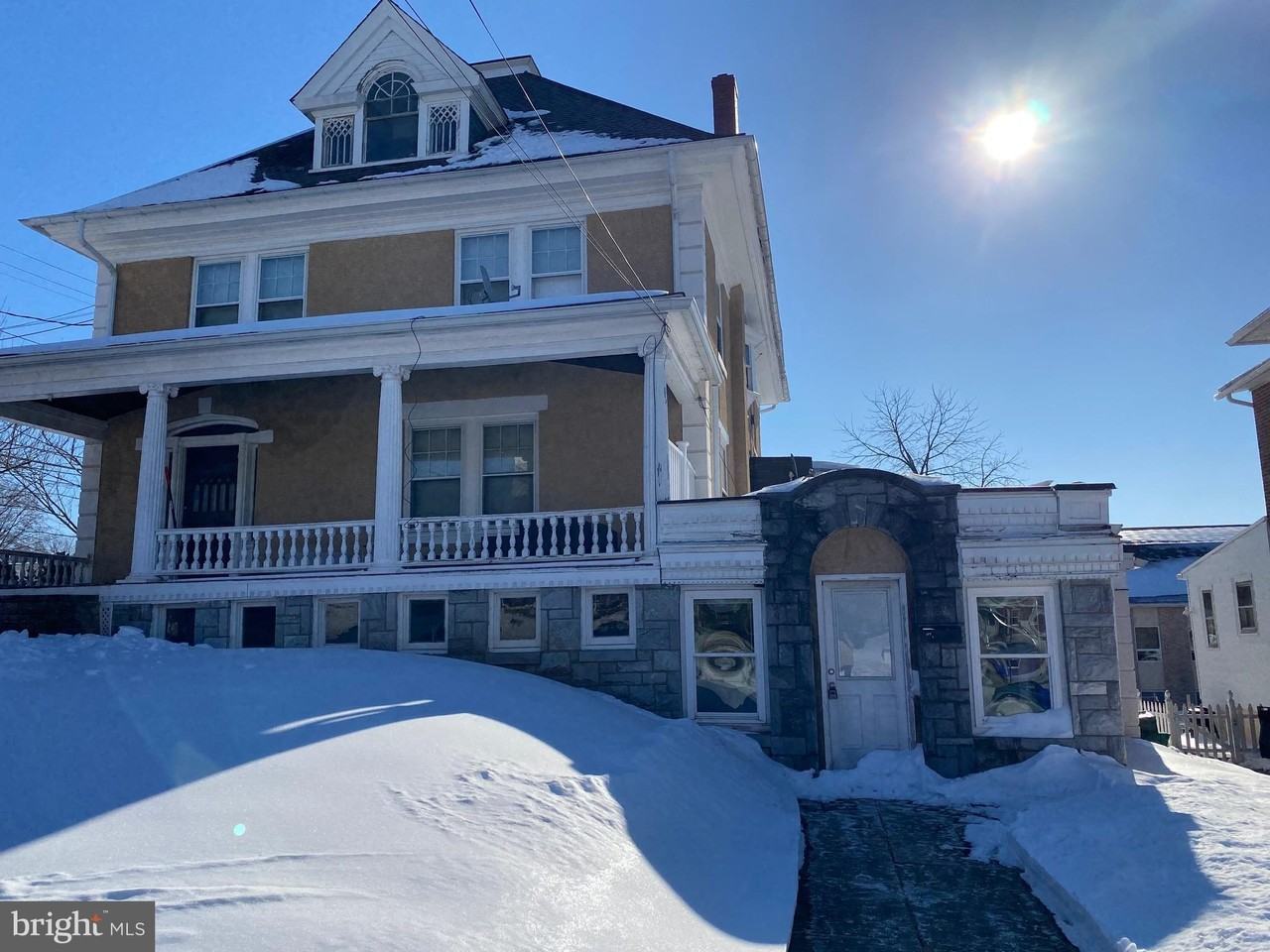 454 Walnut St Apt 4 #4 - Photo 2 of 11