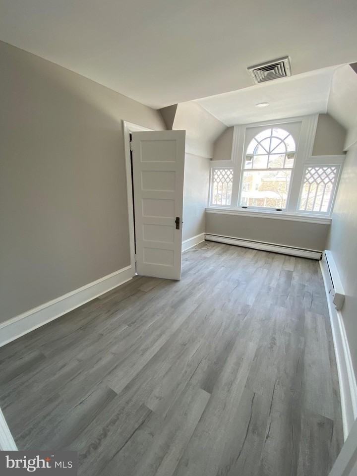 454 Walnut St Apt 4 #4 - Photo 7 of 11