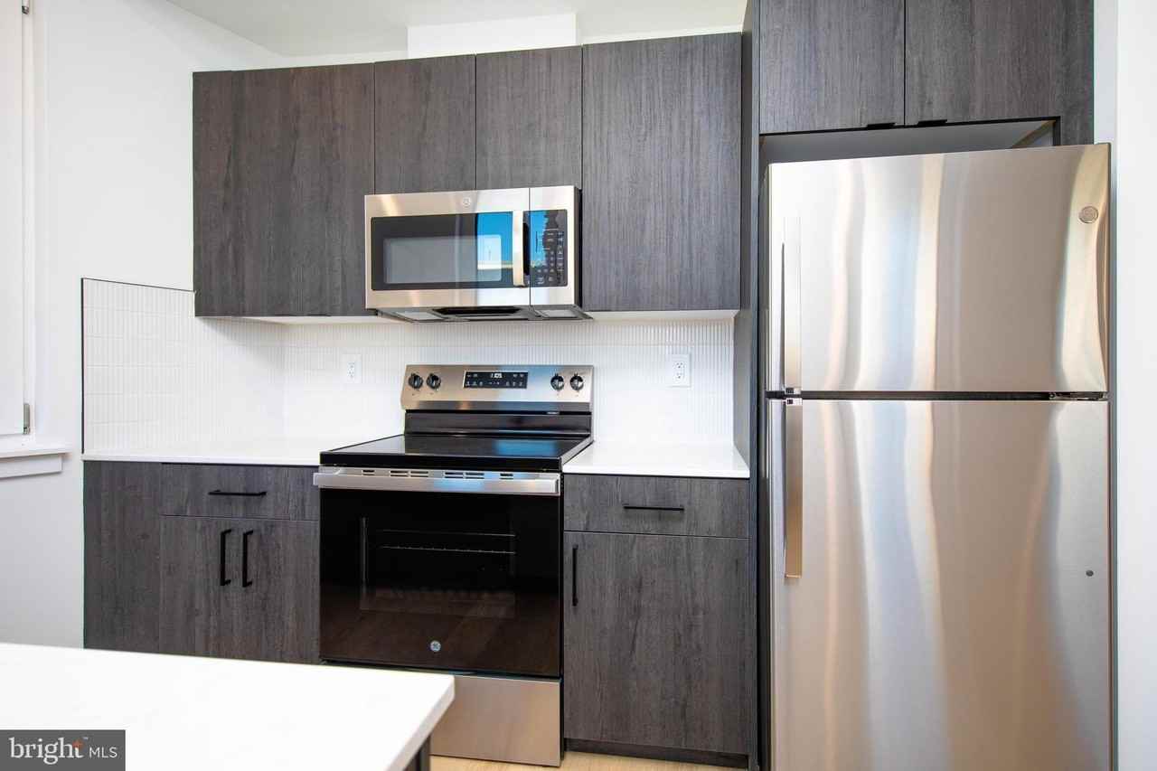 633-35 N 5th St Unit 201 #201 - Photo 4 of 20