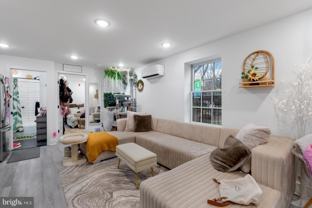 212 Catharine St Apt 2 #2 - Photo 1 of 1