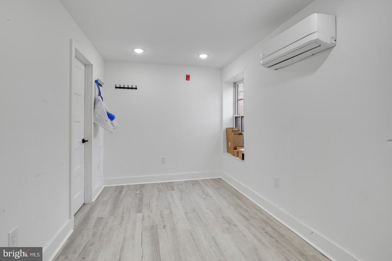 212 Catharine St Apt 2 #2 - Photo 6 of 16