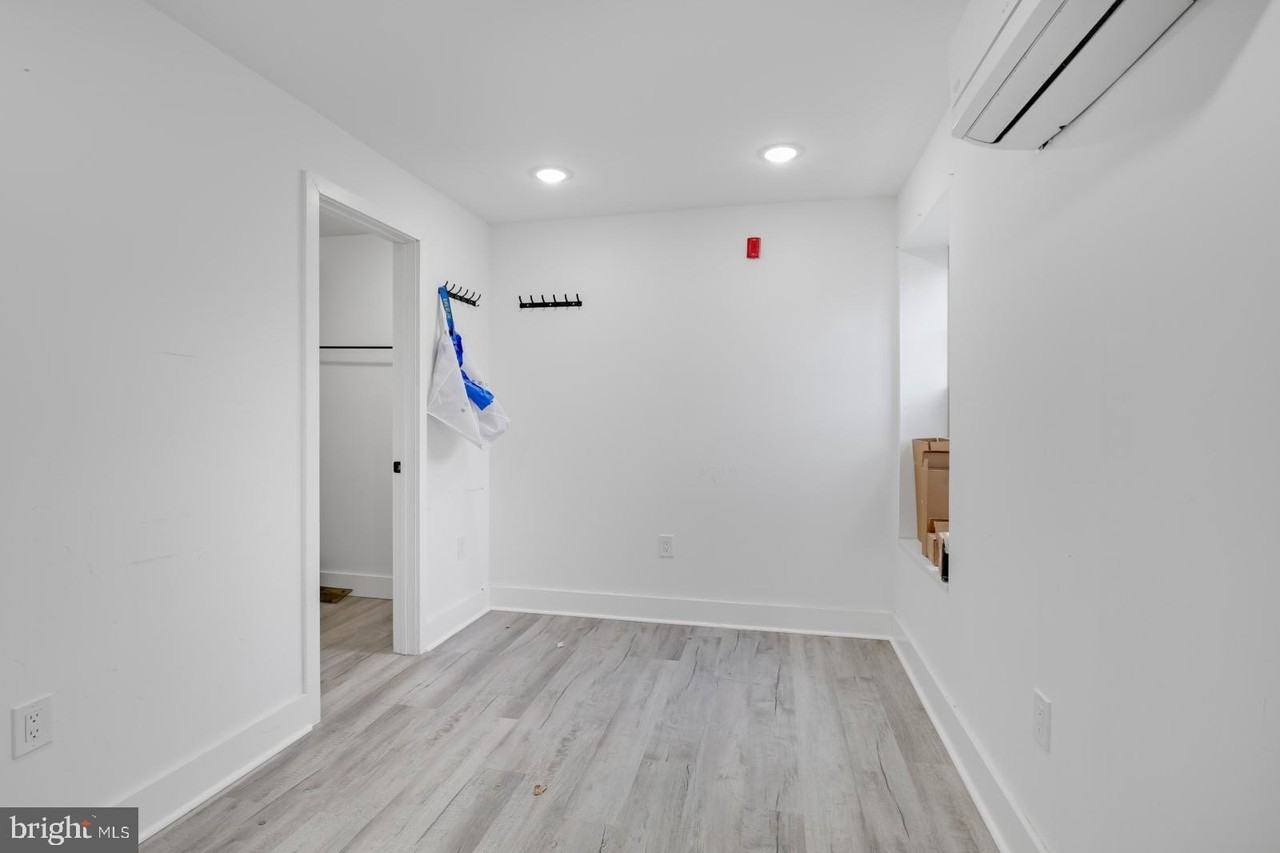 212 Catharine St Apt 2 #2 - Photo 7 of 16