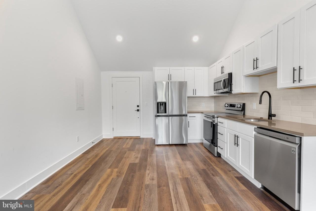 7037 Ridge Ave Apt 303 #303 - Photo 5 of 20