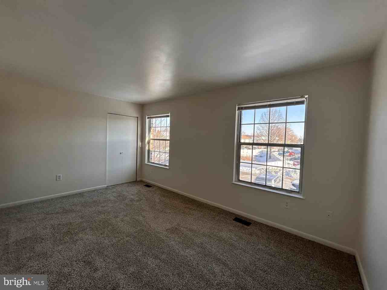 63 Lexton Dr - Photo 7 of 10