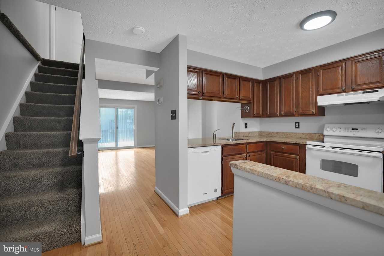 1645 10th St S - Photo 4 of 20