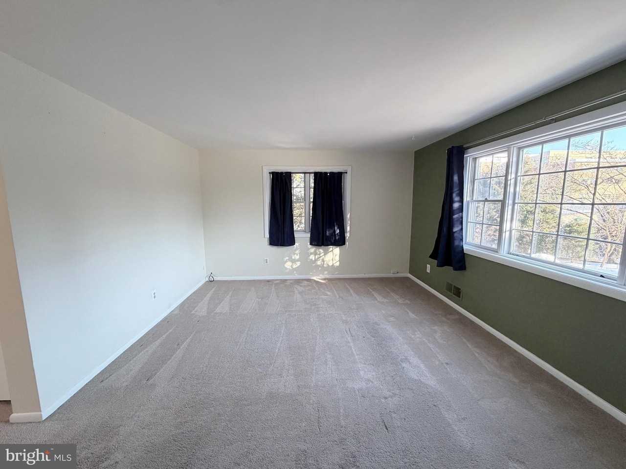 4207 15th St N - Photo 2 of 18