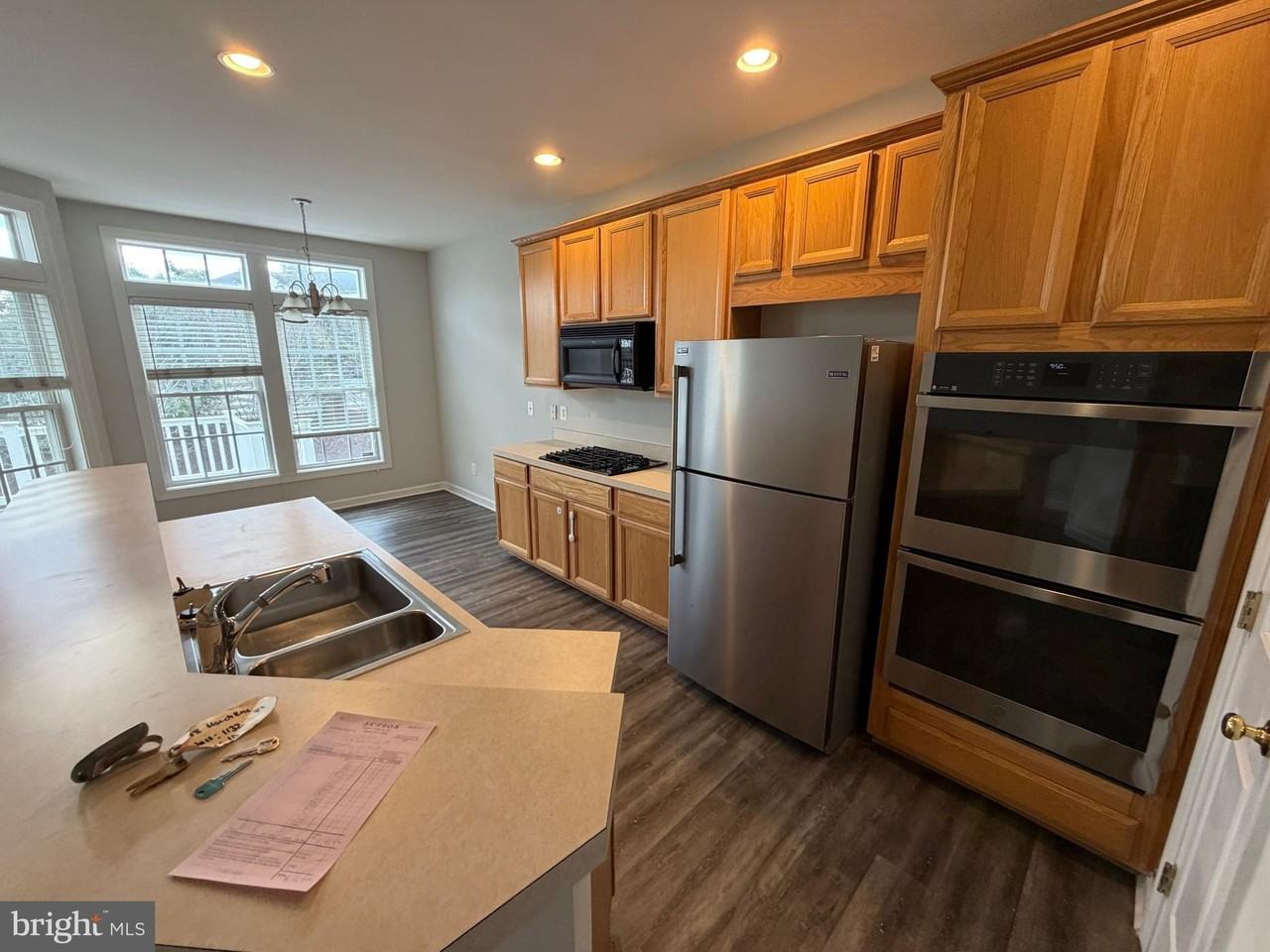 1018 Hotchkiss Pl - Photo 7 of 17