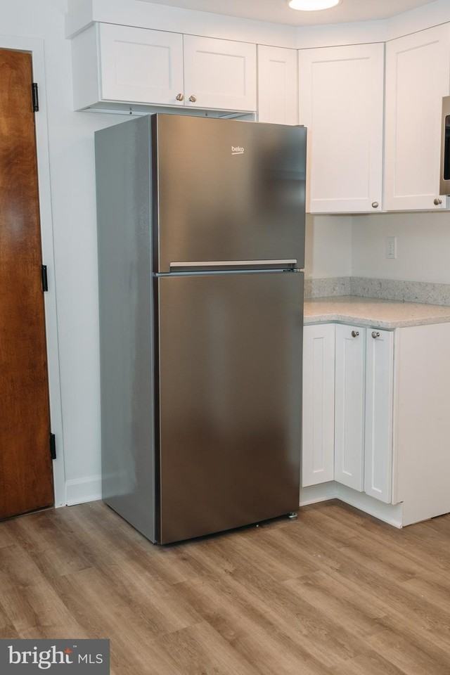 380 Broadview Ave Apt 5 #5 - Photo 3 of 13