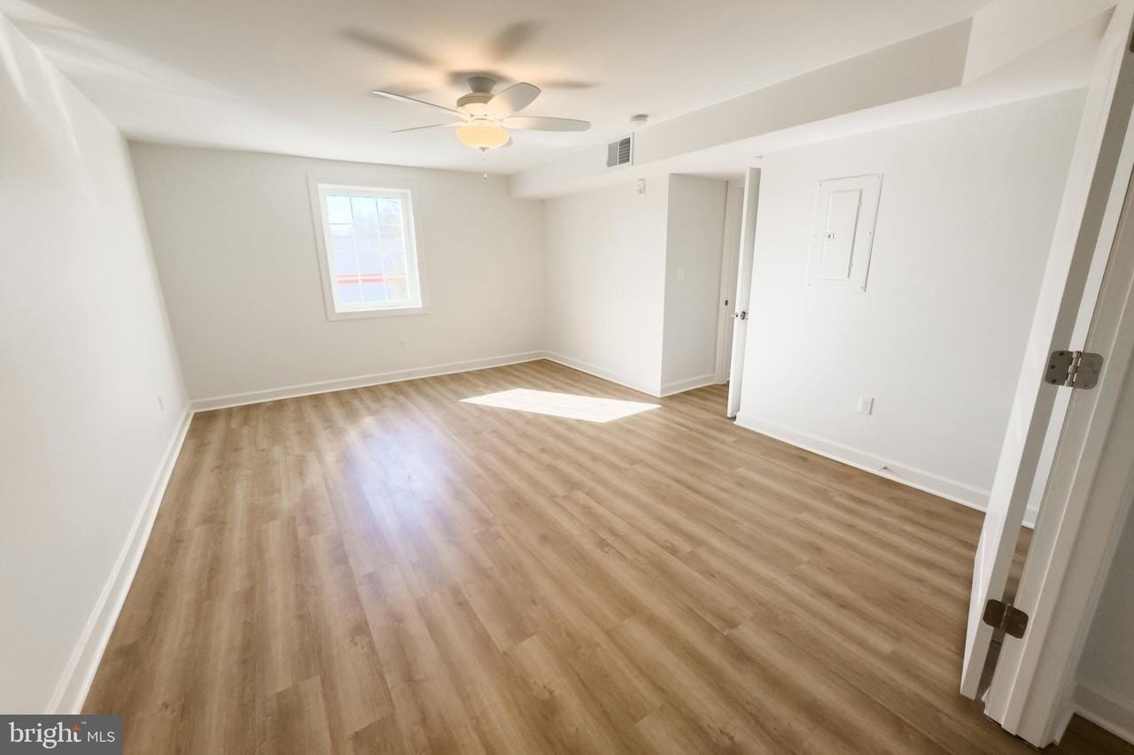 380 Broadview Ave Apt 5 #5 - Photo 7 of 13