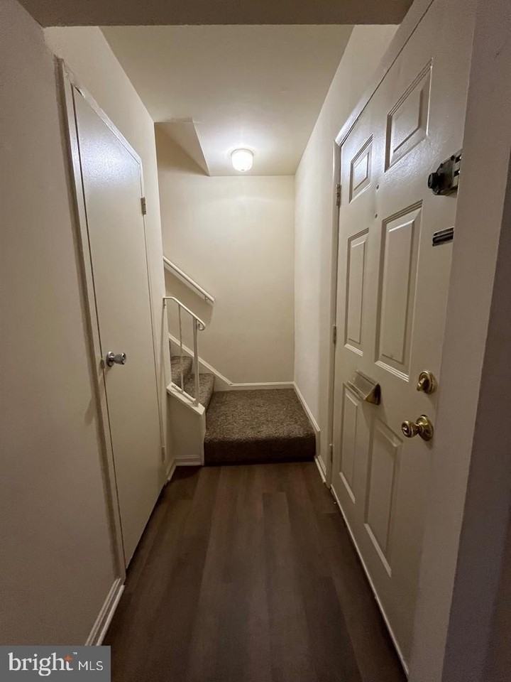 8806 Walutes Cir Unit D #D - Photo 3 of 23