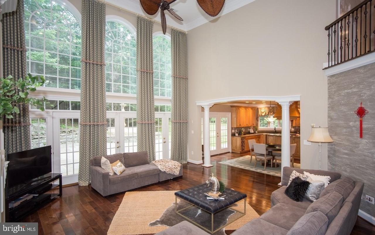 6125 Old Dominion Dr - Photo 6 of 38