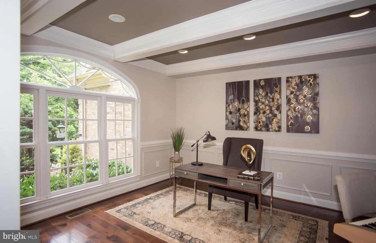 6125 Old Dominion Dr - Photo 7 of 38