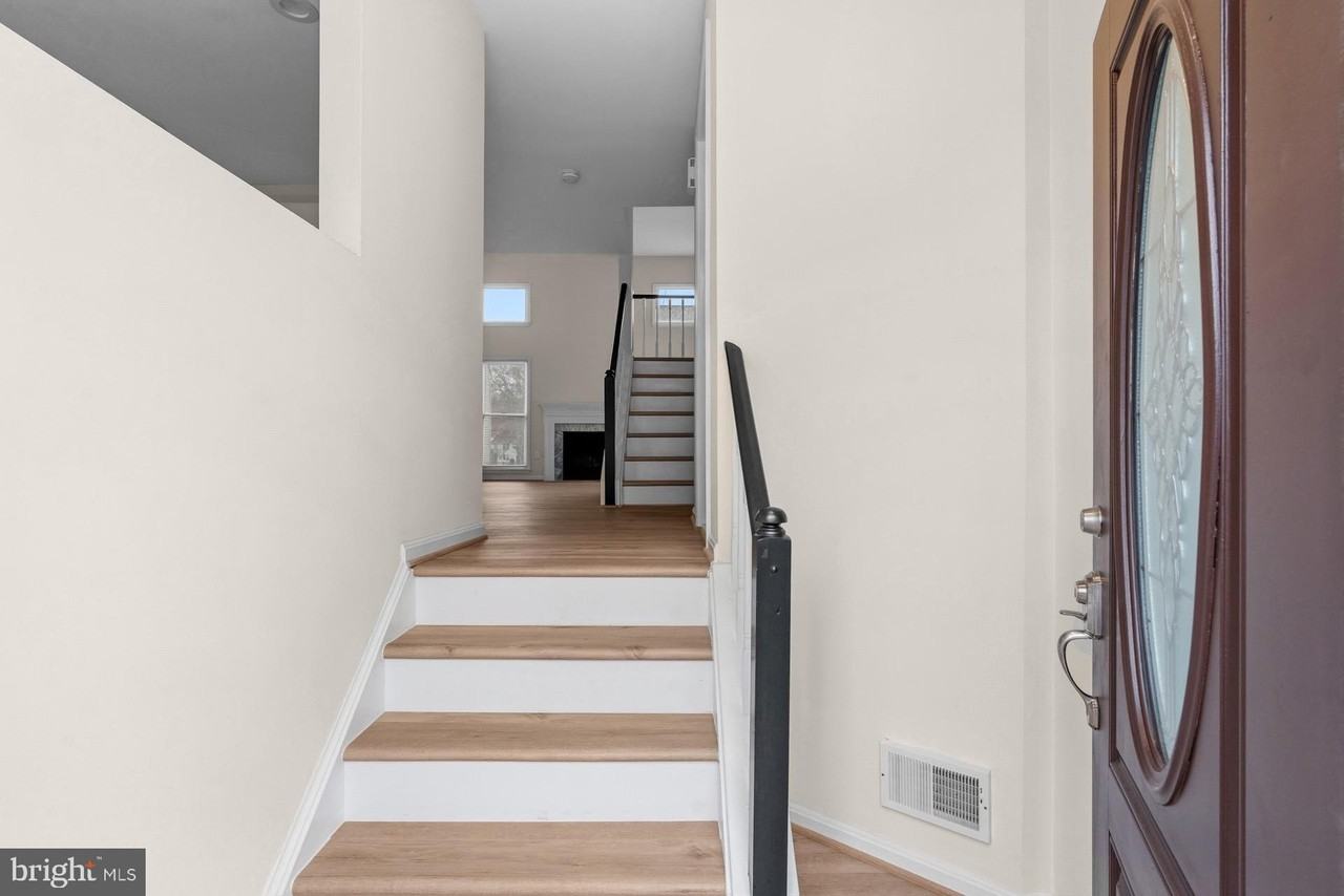 13920 Baton Rouge Ct - Photo 2 of 45