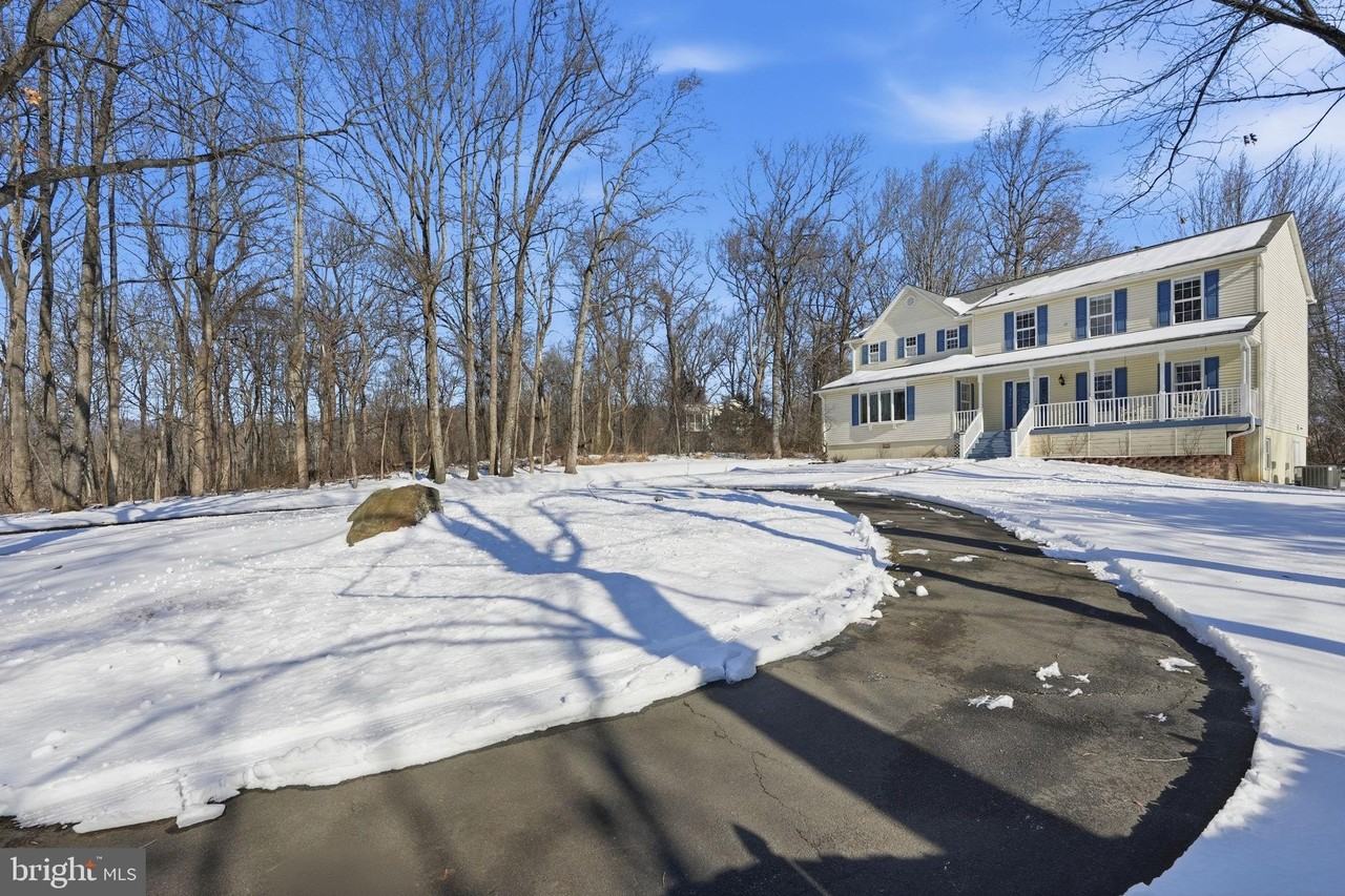 35298 Scotland Heights Rd - Photo 3 of 48