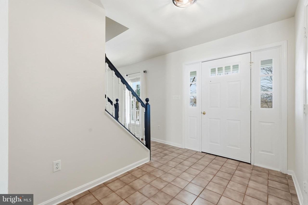 35298 Scotland Heights Rd - Photo 4 of 48