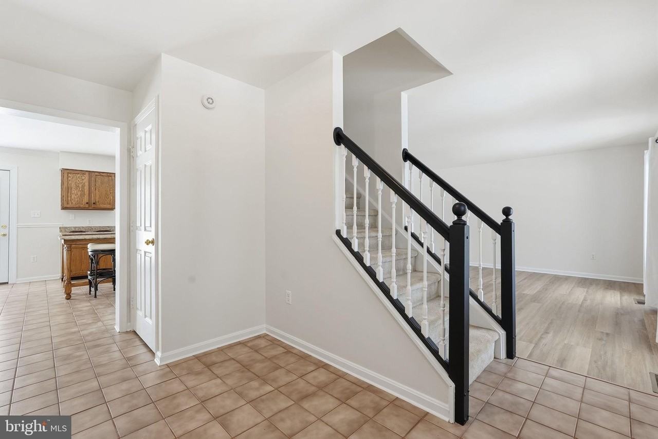 35298 Scotland Heights Rd - Photo 5 of 48