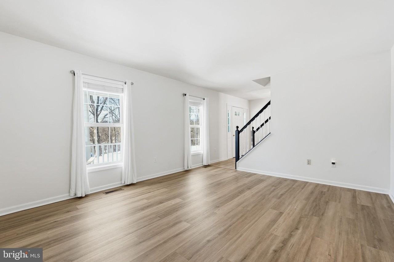 35298 Scotland Heights Rd - Photo 6 of 48