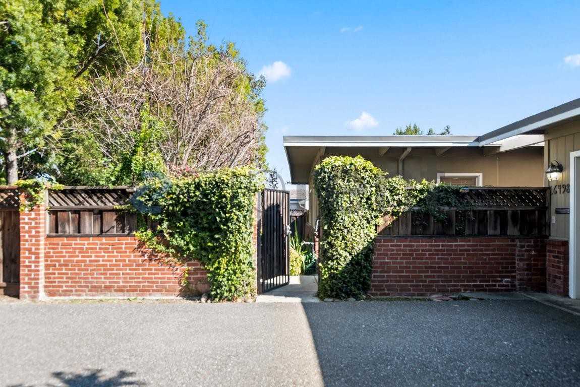 16498 Los Gatos Almaden Rd - Photo 2 of 31