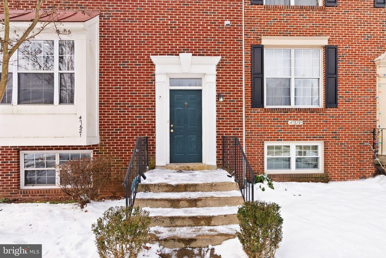 47621 Comer Sq - Photo 2 of 50